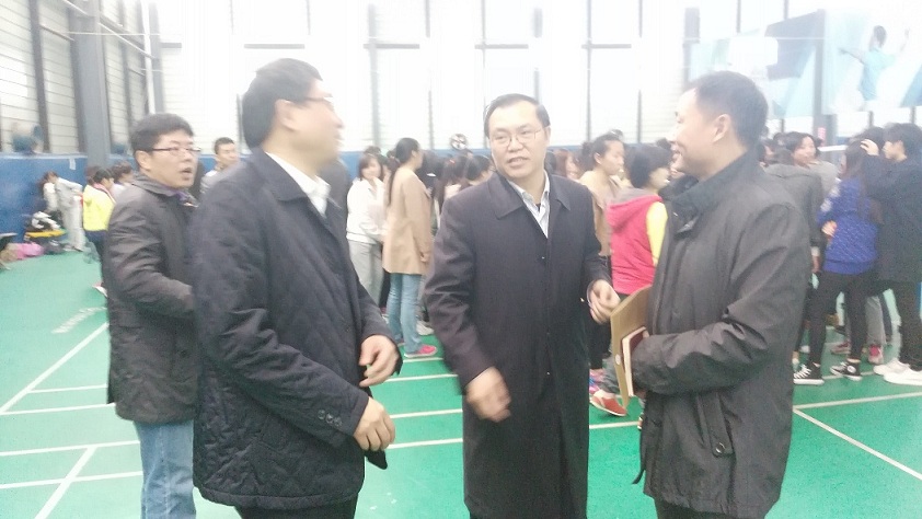 校党委副书记王小林、副校长何建平亲自到现场指导工作